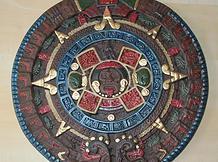 Aztekische Kalender aus Ton, Made in Mexico